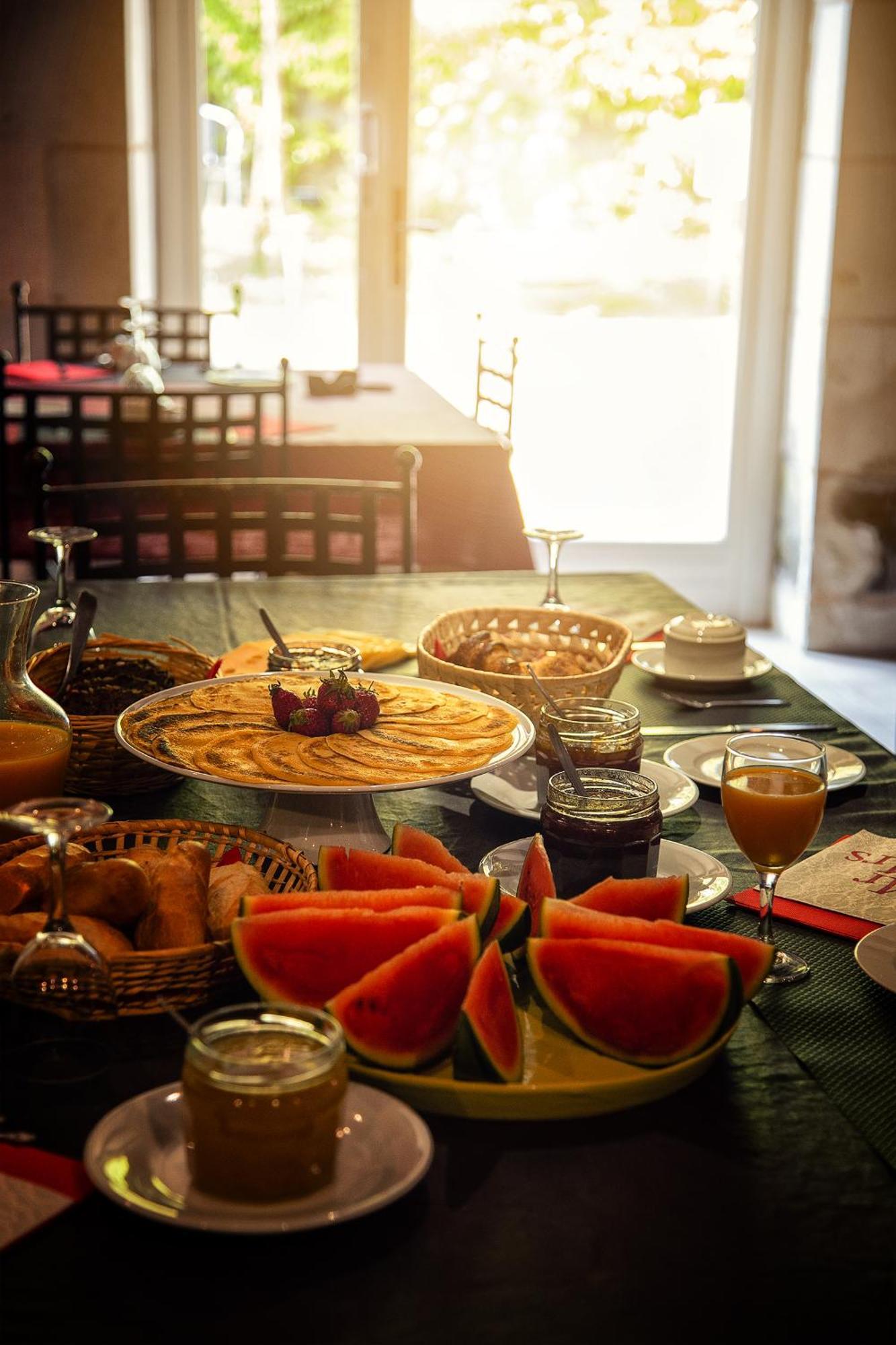 Hotel & Spa Chai De La Paleine Le Puy-Notre-Dame Екстериор снимка