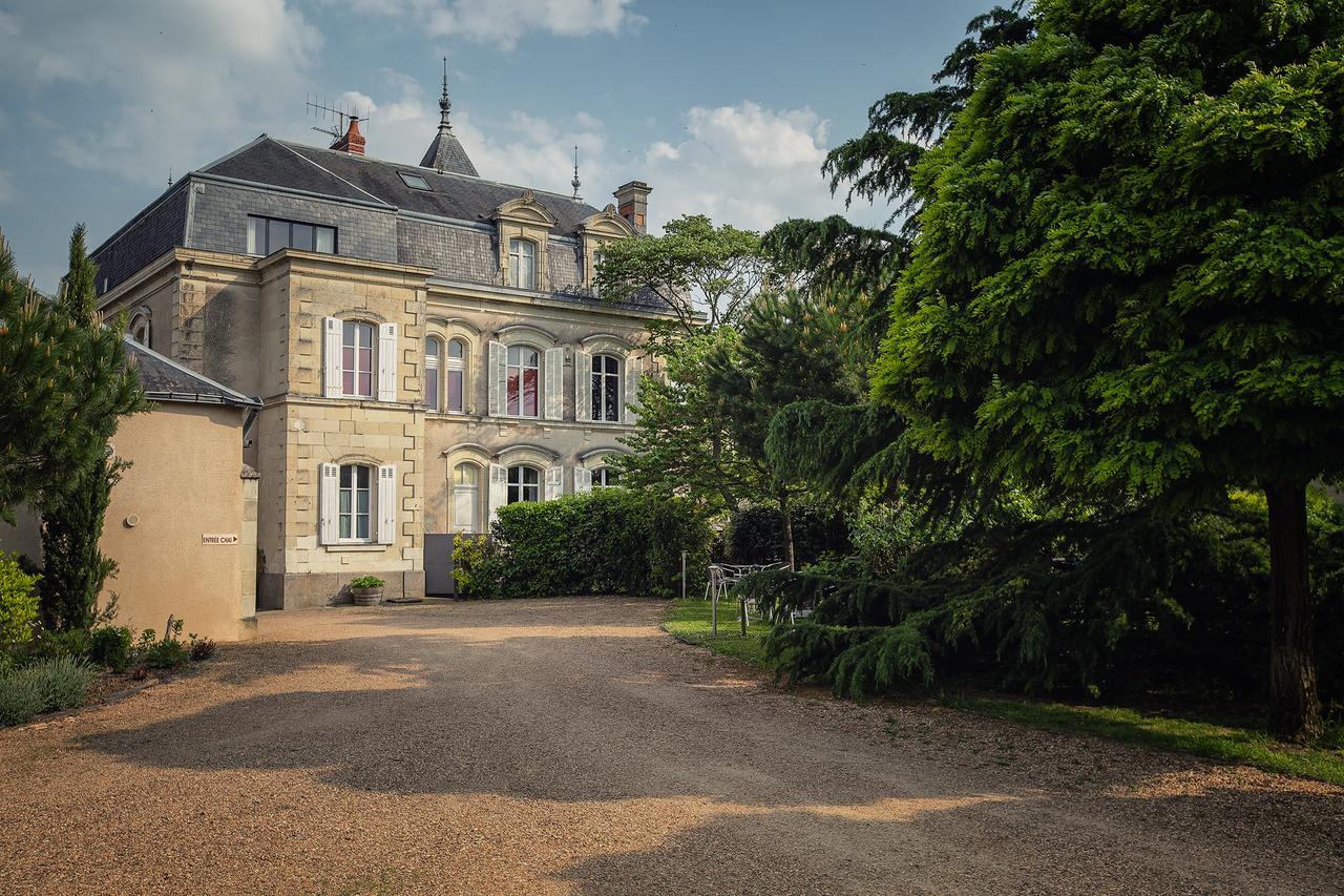 Hotel & Spa Chai De La Paleine Le Puy-Notre-Dame Екстериор снимка